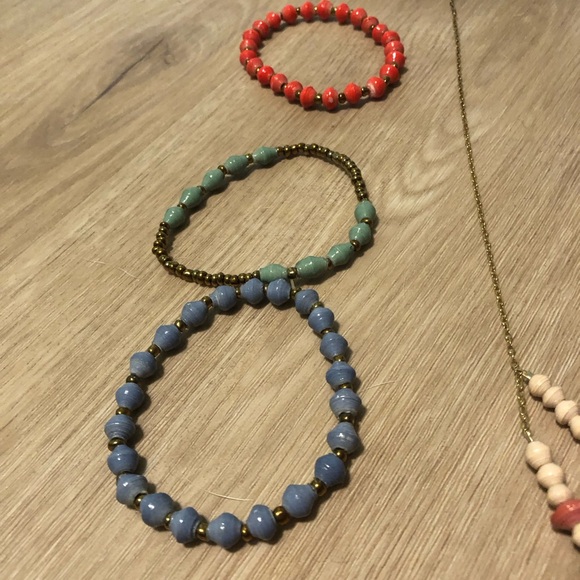 31 bits Necklace and Bracelet Bundle - Picture 3 of 4